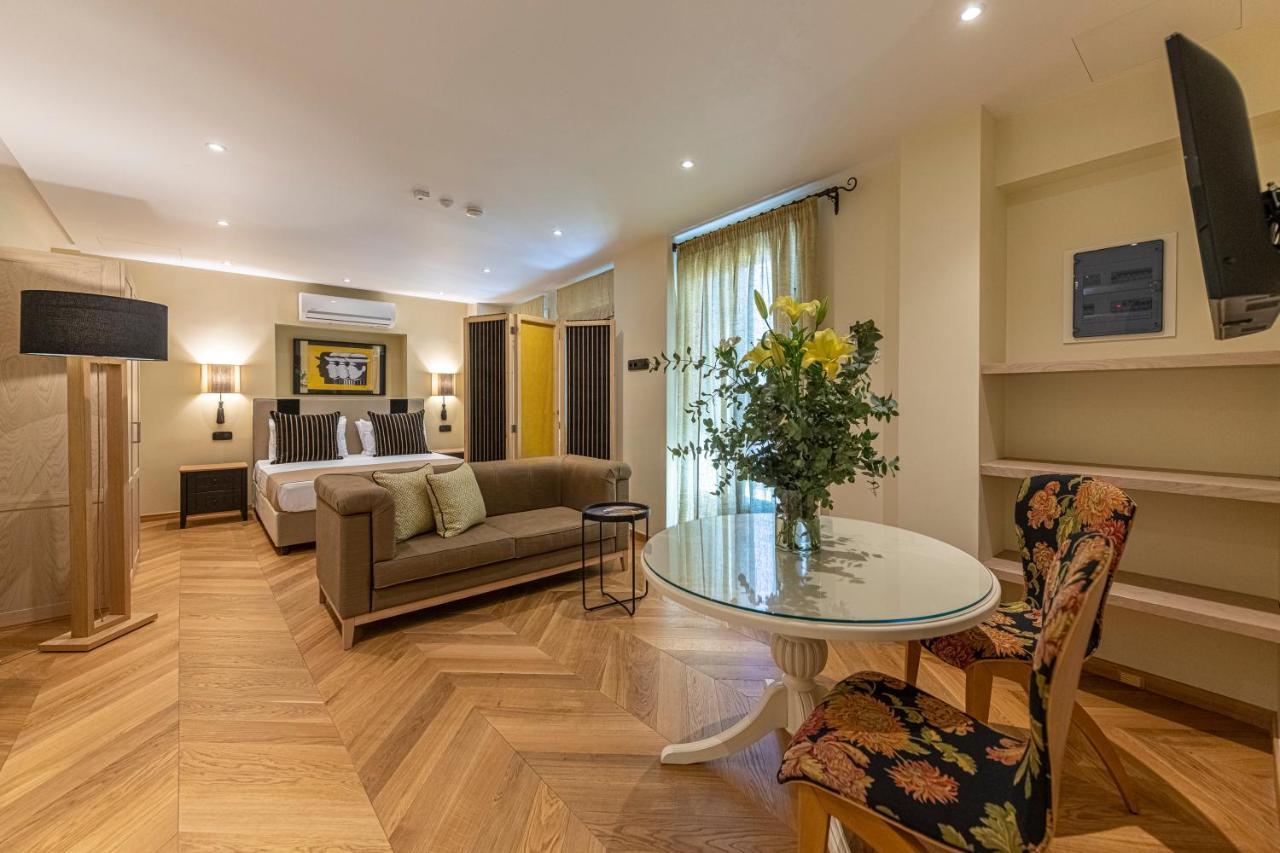 Ipelhome - Plaka Boutique Apartments Athene Buitenkant foto
