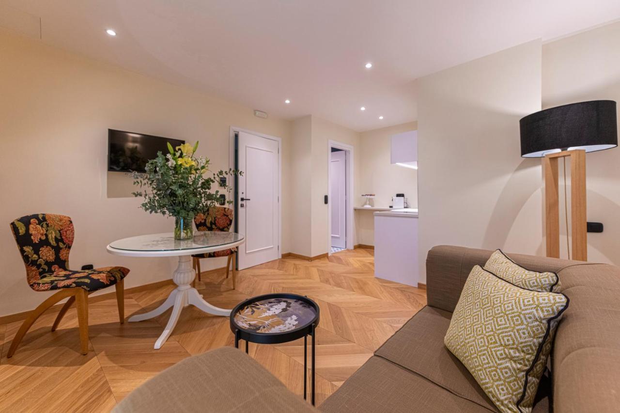Ipelhome - Plaka Boutique Apartments Athene Buitenkant foto